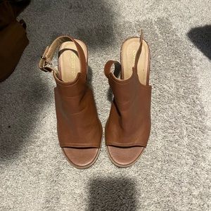Brown wedges size 8